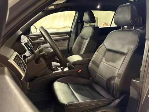 Used 2023 Volkswagen Atlas Cross Sport SEL image 6