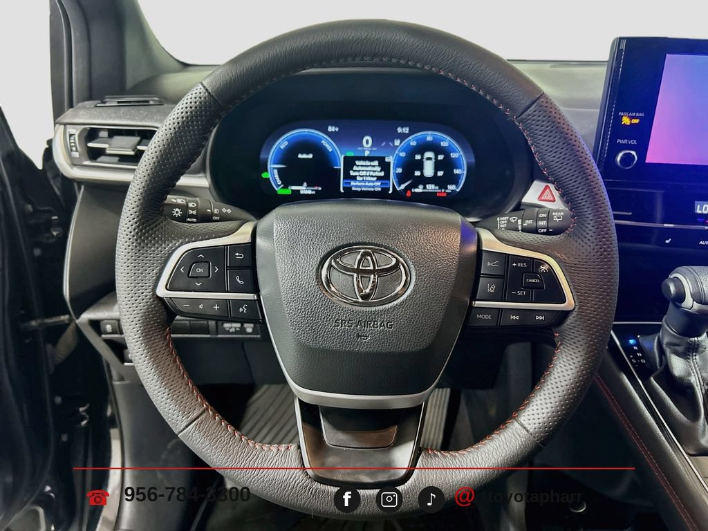Used 2025 Toyota Sienna XSE FWD image 10