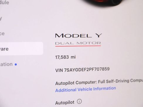 Used 2023 Tesla Model Y Performance image 38