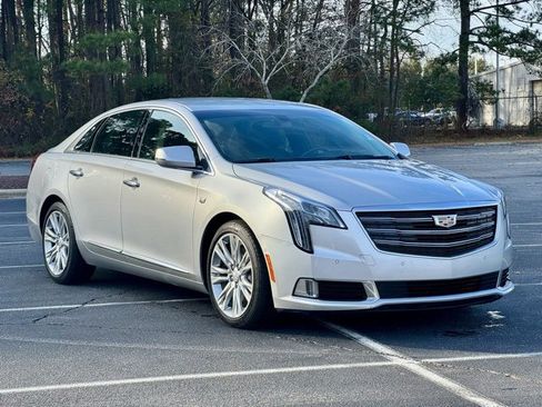 Used 2019 Cadillac XTS Luxury image 11