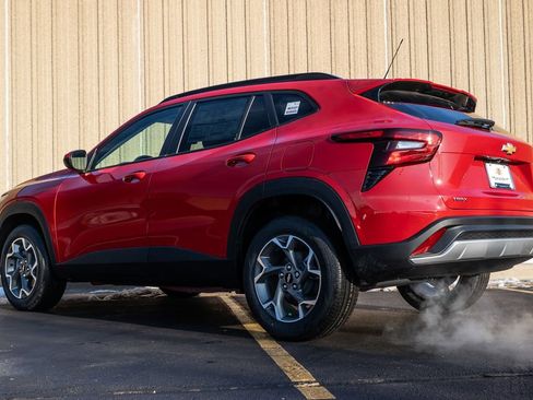 New 2026 Chevrolet Trax LT image 4