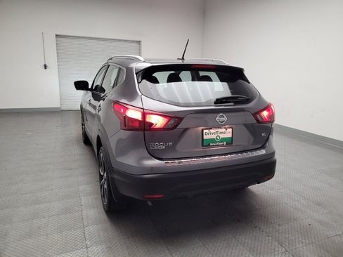 Used 2018 Nissan Rogue Sport SL FWD image 6