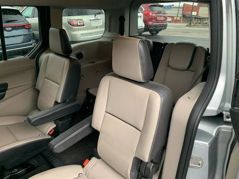 Used 2016 Ford Transit Connect Titanium image 11