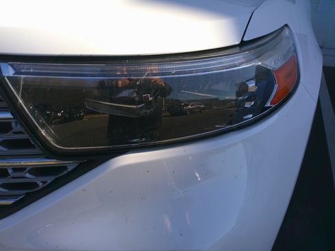 Used 2023 Ford Explorer Limited w/ Limited Technology Package image 7