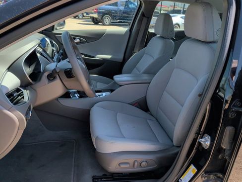 Used 2025 Chevrolet Malibu LT FWD image 12