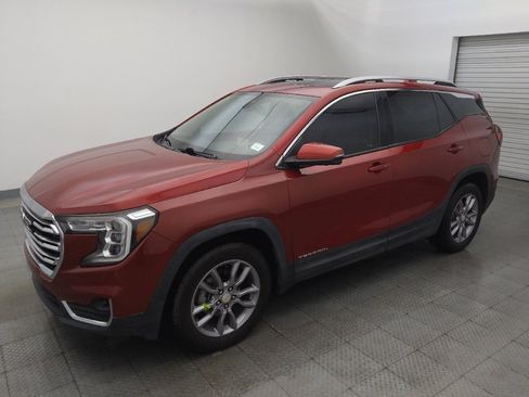 Used 2022 GMC Terrain SLT w/ Tech Package AWD/4WD image 2