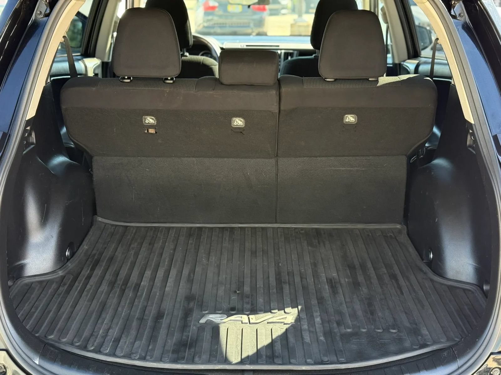 Used 2018 Toyota RAV4 XLE w/ Plus Extra Value Package FWD image 23