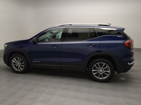 Used 2022 GMC Terrain SLT w/ Tech Package AWD/4WD image 3