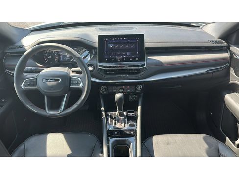 Used 2025 Jeep Compass Trailhawk w/ Sun & Sound Group AWD/4WD image 19
