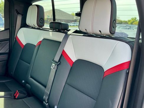 Used 2024 GMC Canyon AT4X image 29