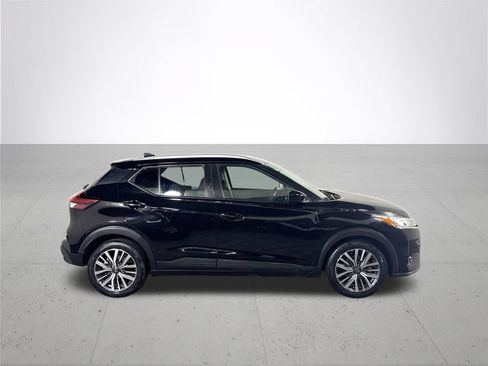 Used 2021 Nissan Kicks SV FWD image 5