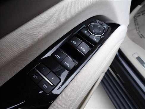 Used 2023 Cadillac Escalade Sport Platinum w/ LPO, ONYX Package AWD/4WD image 21