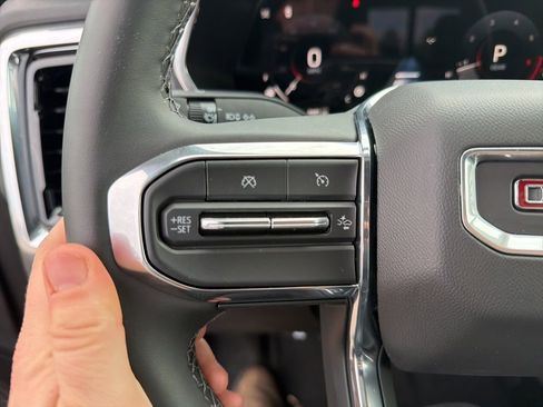 New 2025 GMC Canyon Elevation w/ Convenience Package image 33