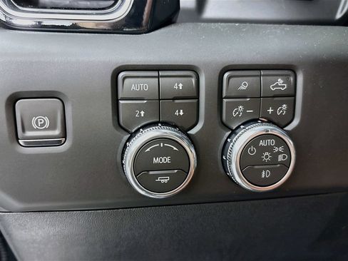 New 2026 GMC Sierra 3500 Denali Ultimate AWD/4WD image 10