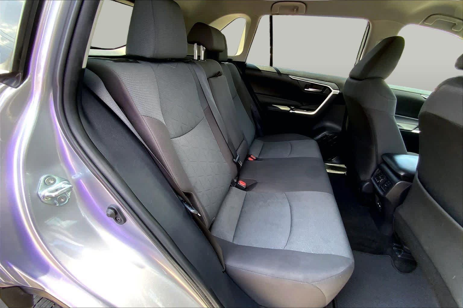 Used 2025 Toyota RAV4 XLE FWD image 20