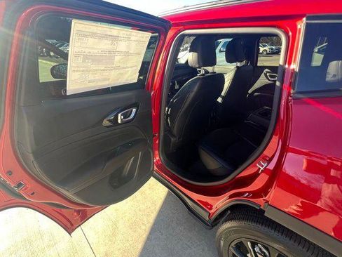 New 2026 Jeep Compass Latitude image 20