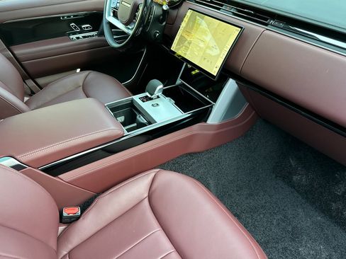 New 2026 Land Rover Range Rover Autobiography AWD/4WD image 28