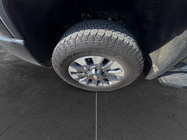 Used 2025 Chevrolet Silverado 2500 Custom w/ Custom Value Package AWD/4WD image 9