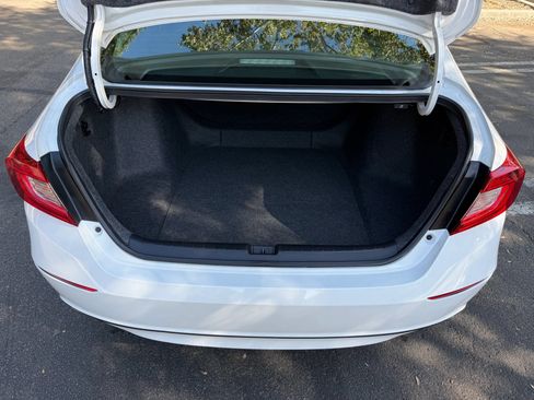 Used 2018 Honda Accord LX image 32