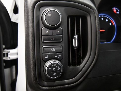 Used 2020 Chevrolet Silverado 2500 Custom w/ Custom Value Package AWD/4WD image 18