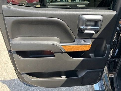 Used 2018 Chevrolet Silverado 1500 High Country image 14