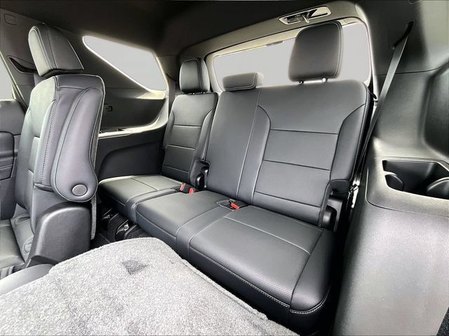 New 2027 Chevrolet Traverse LT w/ Midnight/Sport Edition AWD/4WD image 27