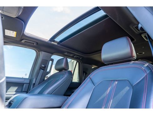 Used 2024 Ford Expedition Limited image 12