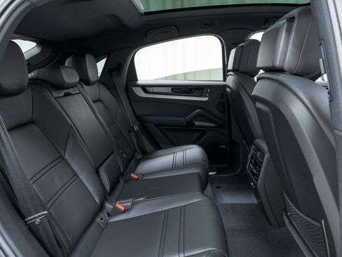 New 2026 Porsche Cayenne Coupe AWD/4WD image 28