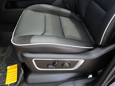 New 2026 RAM 1500 Laramie RWD image 14