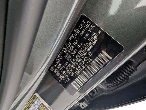 New 2025 Hyundai Elantra SE image 28