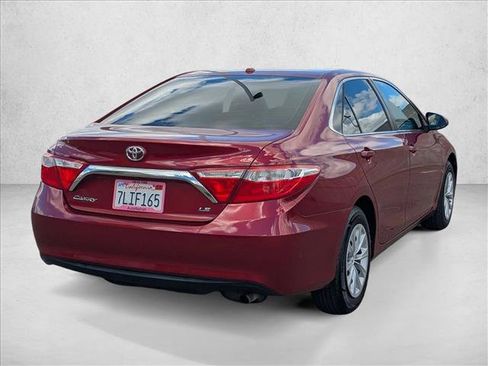Used 2015 Toyota Camry LE w/ Moonroof Package FWD image 5