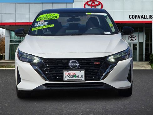 Used 2025 Nissan Sentra SR w/ SR Premium Package FWD image 9