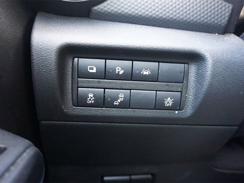 Used 2023 Nissan Kicks S image 5