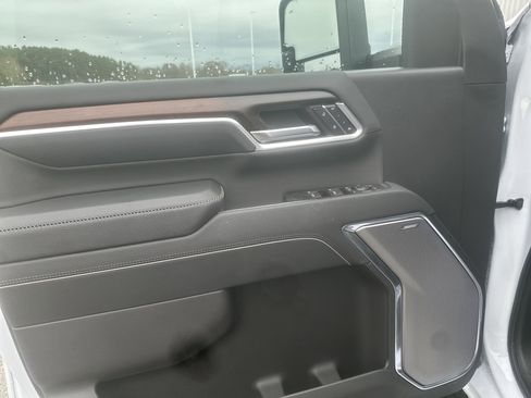 New 2026 GMC Sierra 2500 Denali w/ Denali Reserve Package image 13