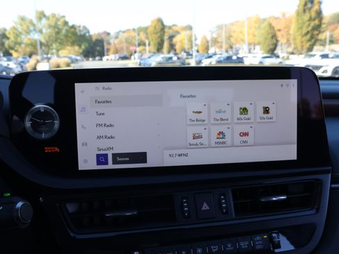 Used 2025 Lexus ES 350 Luxury w/ Technology Package image 22