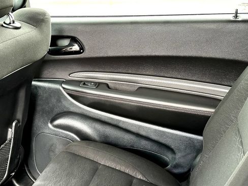 Used 2025 Dodge Durango GT RWD image 19