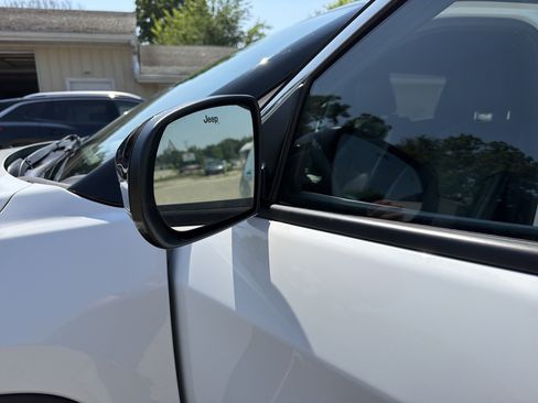 Used 2023 Jeep Compass Limited AWD/4WD image 12
