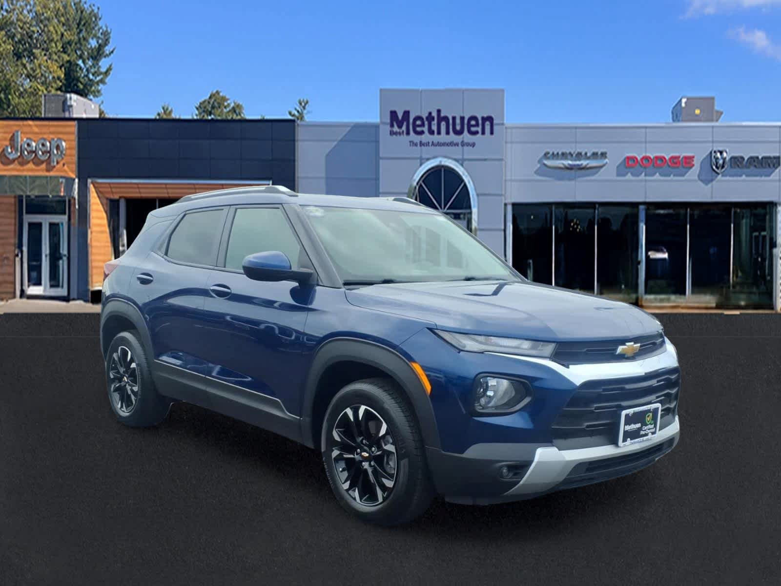 Used 2022 Chevrolet TrailBlazer LT AWD/4WD image 1