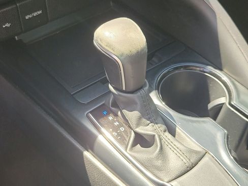 Used 2020 Toyota Camry SE FWD image 27