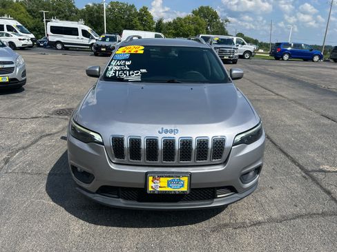 Used 2020 Jeep Cherokee Latitude Plus AWD/4WD image 2