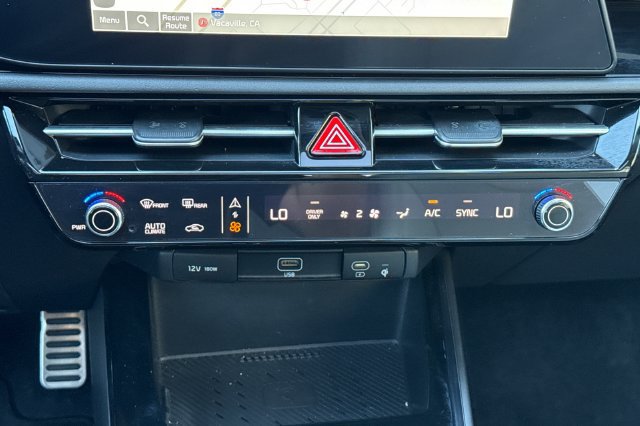 Certified 2025 Kia Niro EX Touring FWD image 28