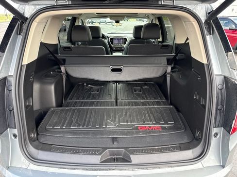 Used 2023 GMC Acadia Denali w/ Denali Ultimate Package AWD/4WD image 9