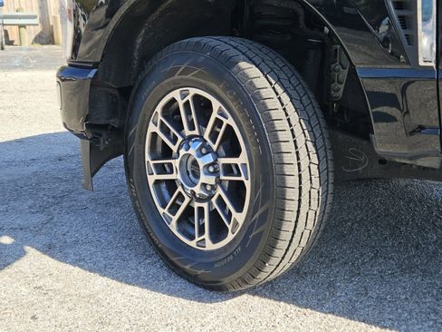 Certified 2024 Ford F250 Limited w/ FX4 Off-Road Package image 34