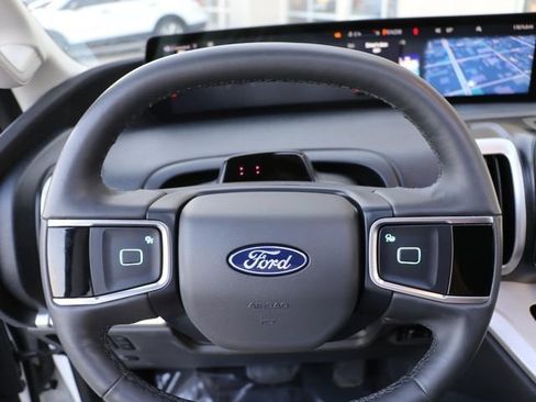 Certified 2025 Ford Expedition Active AWD/4WD image 25