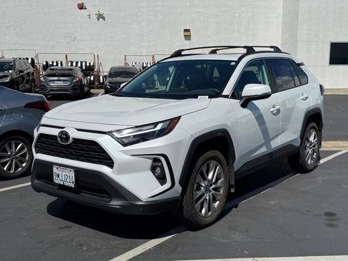 Used 2024 Toyota RAV4 XLE Premium FWD image 3