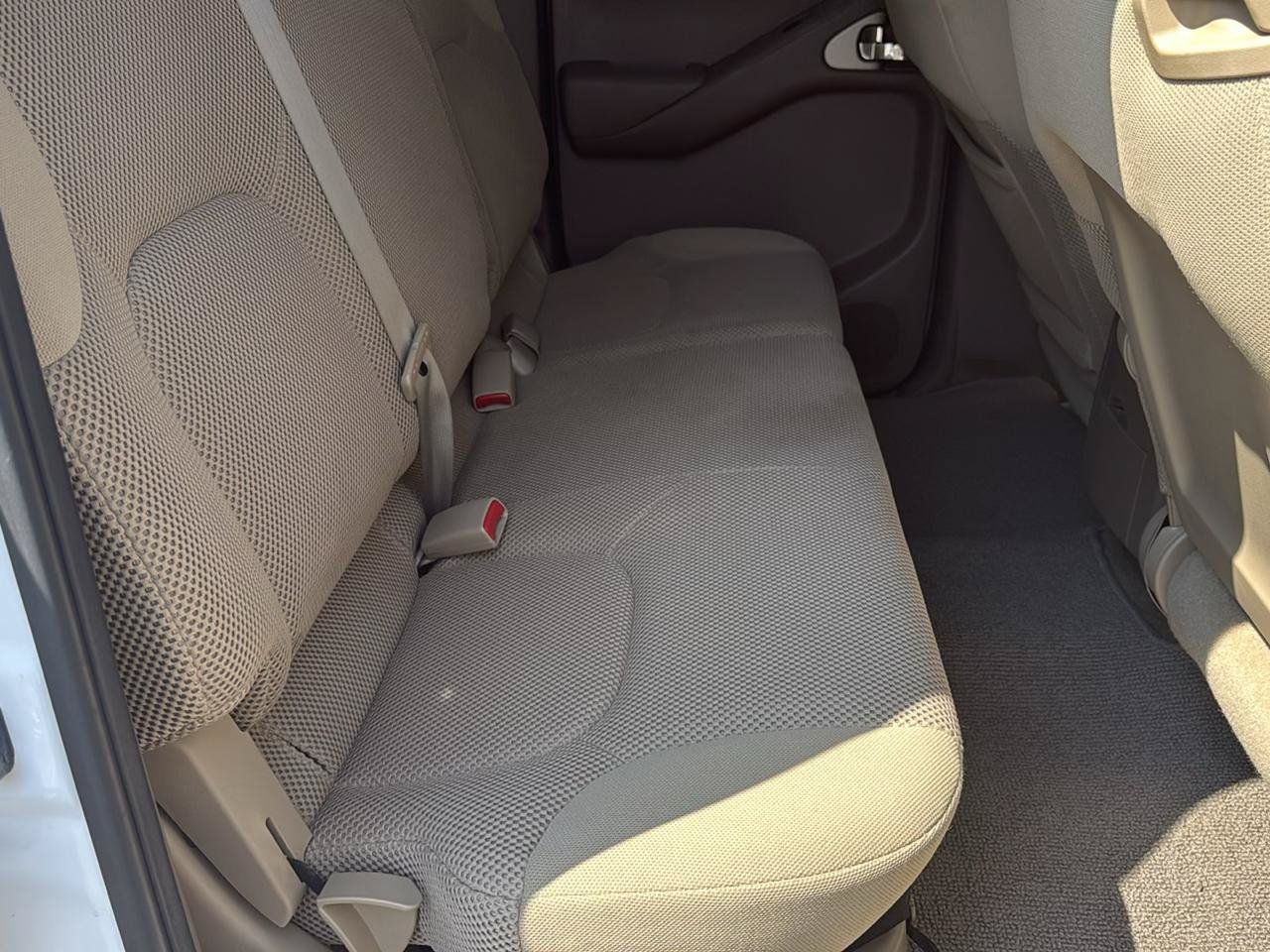 Used 2012 Nissan Frontier SV AWD/4WD image 14