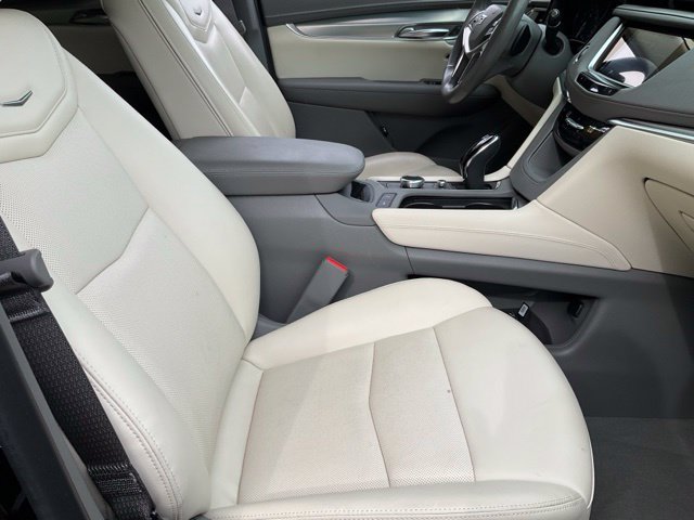 Used 2023 Cadillac XT5 Premium Luxury w/ Technology Package AWD/4WD image 22