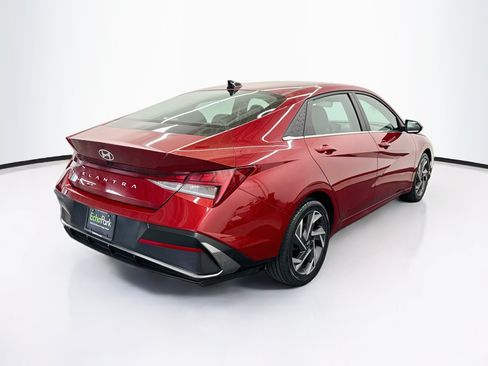 Used 2025 Hyundai Elantra SEL FWD image 9