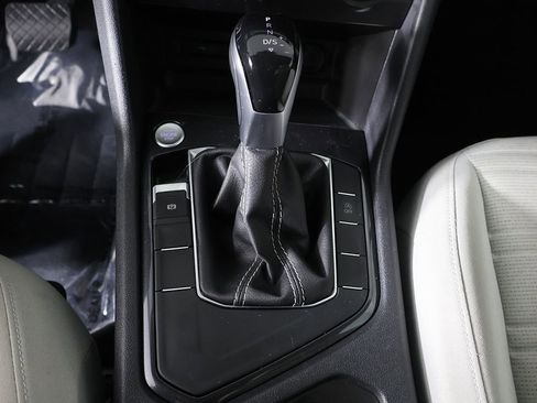 Used 2023 Volkswagen Tiguan S image 43