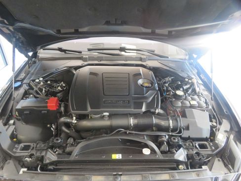 Used 2020 Jaguar XE S image 57